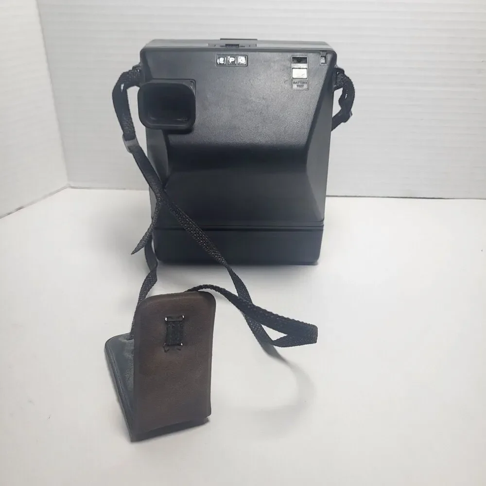 Vintage 1970`s Kodak Colorburst 200 Instant Camera With Neck Strap Film Photo